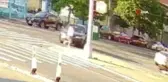ABD'de araçla çarptıkları adamı soydular