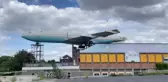 Belçika'da çatıya yerleştirilen Boeing 707