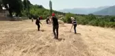 Ardanuç'ta Dağıtılan Yerli Tohumların İlk Hasadı Yapıldı