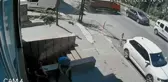 KAĞITHANE'DE HAFRİYAT YÜKLÜ KAMYONET DEVRİLDİ