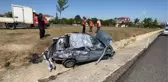 Tırın çarptığı otomobil kullanılamaz hale geldi