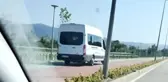 Atı motosiklete bağlayarak götürdü