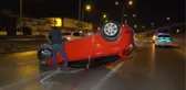 TAKLA ATARAK METRELERCE SÜRÜKLENEN OTOMOBİLDEN BURNU BİLE KANAMADAN ÇIKTI