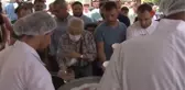 Çekmeköy'deki cami ve cemevlerinde vatandaşlara aşure ikramı