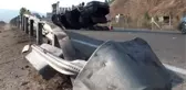 Devrilen otomobildeki 5 kişi yaralandı