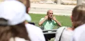 Türkiye'nin konuştuğu imam! Camiye gelen turistlere 25 dilde hitap edip abdest almayı öğretiyor