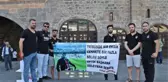 Diyarbakır gündem haberi: 'DİYARBAKIR KARTALLARI', ŞEHİT ARKADAŞLARI İÇİN 1903 TULUMBA TATLISI DAĞITIP, DUA ETTİ
