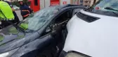 Son dakika haberi... İki aracın çarpıştığı kazada 2 kişi yaralandı