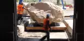Erzincan haberi: ERZİNCAN BELEDİYESİ DAĞLARDAN ÇIKARDIĞI ANDEZİT TAŞI İLE KENT MERKEZİNİ SÜSLÜYOR