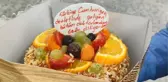 ÇİÇEK VE PASTA İLE SAĞLIK ÇALIŞANLARINDAN ÖZÜR DİLEDİ