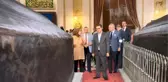BAKAN DÖNMEZ II. ABDÜLHAMİD'İN TÜRBESİNİ ZİYARET ETTİ