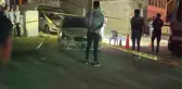 Mahallede düzenlenen düğünde boşanma aşamasında eşini yanına çağırıp başından vurarak öldürdü