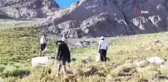 Mereto Dağı'nda doğal kar ve pekmez karışımı keyfi