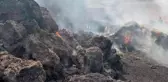 Van haberi... Gürpınar'da ot ve samanlar küle döndü
