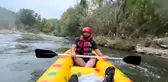 Şaşkın bakışlar arasında ilçeyi kanoyla geçtiler