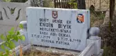 Deprem şehidi mezarı başında anıldı