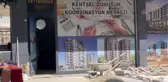 İstanbul'da çöken merdivenin altında kalan işçi yaralandı
