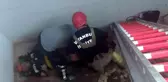 Mermer kaplama yaptığı merdiven çöktü, üzerinde çalışan işçi ayağını kırdı