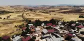 Tozkoparan Höyüğü kazısında mimari kalıntılar ve çömlek parçaları bulundu