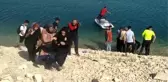 Çocuklarının gölde çırpındığını görünce suya atlayan baba ile kızı hayatını kaybetti