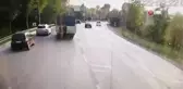 23 kişinin yaralandığı otobüs kazası kamerada