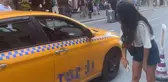 Oyuncu Pelin Akil, İstanbul'un göbeğinde yarım saatten fazla taksi bekledi