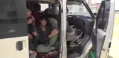 Son dakika haber... Polislerce durdurulan minibüste 20 düzensiz göçmen yakalandı