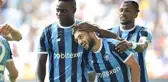 Adana Demirspor formasıyla geçen sezon Süper Lig'i sallayan Matias Vargas, Shanghai Port'a imza attı
