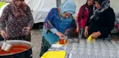 Ankara'da renkli görüntüler! Emine Erdoğan tarlaya girip topladığı domateslerden menemen yaptı