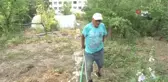 Emekliliğin tadını bahçedeki bitkilerine bakarak çıkarıyor