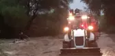 Çanakkale haber | EZİNE'DE ÇAY SULARINA KAPILAN OTOMOBİLDEKİ 2 KİŞİ SON ANDA KURTARILDI