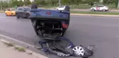 Pendik'te karşı yönden gelen araca çarpan otomobil takla attı: 1 yaralı