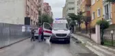 Ataşehir'de 5 katlı binanın çöken sundurmasından düşen kişi ağır yaralandı