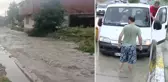 İstanbul sağanak yağışa teslim! Esenyurt'ta araçlar mahsur kaldı, evleri su bastı