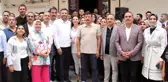 İzmir politika haberi... AK Parti, İzmir'de 'Karınca Modeli' ile 3 yılda 80 bin ziyareti yaparak, 500 bin kişiye ulaştı