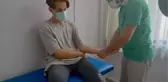 ELİNE TAŞ DÜŞTÜĞÜNÜ SANDI, YORGUN MERMİ ÇIKTI