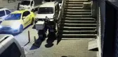 Son dakika haberi: İlginç hırsızlık kamerada: Taksi ile gelip aracın jant kapağı çaldı