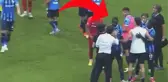 Adana'da maç sonu saha karıştı! Montella az kalsın ünlü futbolcu Balotelli'yi dövecekti