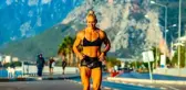 Rus asıllı milli fitness sporcusu kadının başarı hikayesi görenleri hayran bıraktı