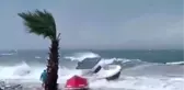 Fırtına Avşa Adası'nda teknelere zarar verdi
