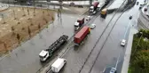 Ardahan 3. sayfa haberi | Beylikdüzü'nde yollar göle döndü, trafik durma noktasına geldi