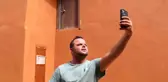 Bu evi görenler önünde fotoğraf çekiliyor! Giriş kapısı yerden 3 metre yüksekte