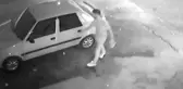 Otomobilleri tek tek dolaştı, tek poşetle geldiği sanayiden 4 poşetle çıktı