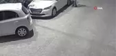 Gece yan yana park halindeki 11 aracın lastikleri kesildiSabah işe gitmek için sokaktaki araçlarının yanına gelen sürücüler şok yaşadıYaşanan o anlar...