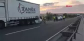 KAMYONA ÇARPAN OTOMOBİL, KASANIN ALTINA GİRDİ 1 ÖLÜ, 3 YARALI
