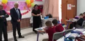 Başkan Turgay Erdem, öğrencilerin ilk derslerinde yanlarındaydı