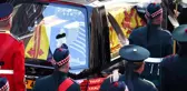 Kraliçe II. Elizabeth için Aziz Giles Katedrali'nde tören düzenlendi