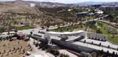 Üniversite personeli kampüsteki ağaçlık alanda ölü bulundu