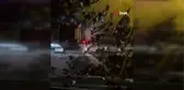 Evdeki hurdaları yakan kadın müdahale edenlerle kavga etti