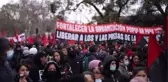Şili'de Pinochet kurbanlarını anmak için meydana çıkan protestocular polisle çatıştı (2)